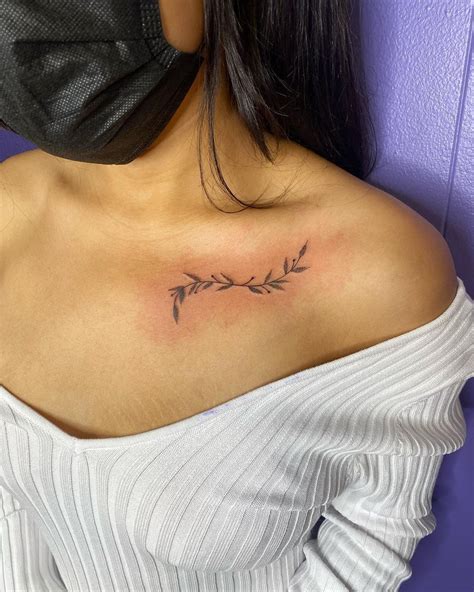 meaningful collar bone tattoos for females|Meaningful Collar Bone Tattoos For Women Unique